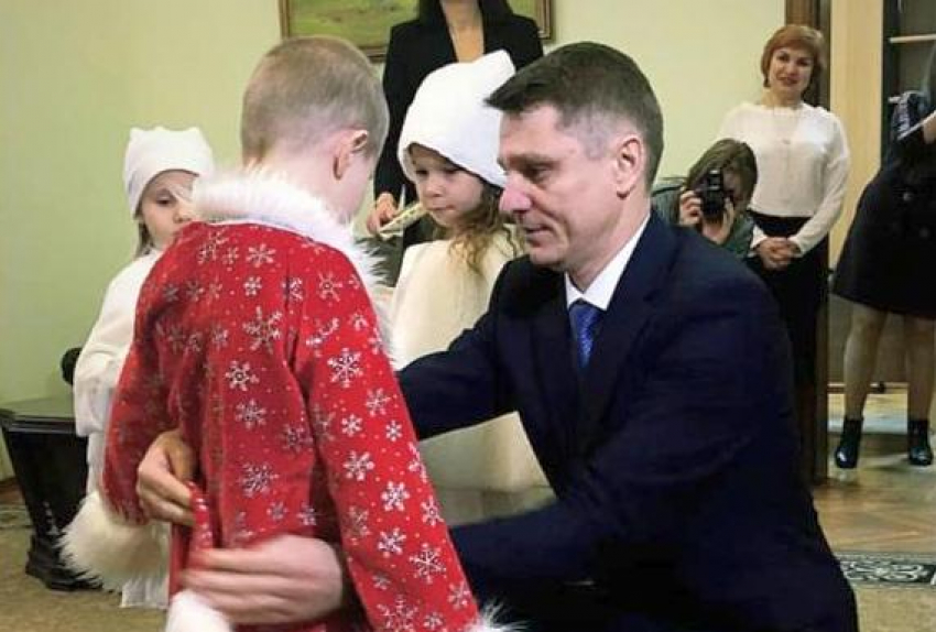 Сити-менеджер Андрей Ковалев исполнил новогоднюю мечту маленького Никиты