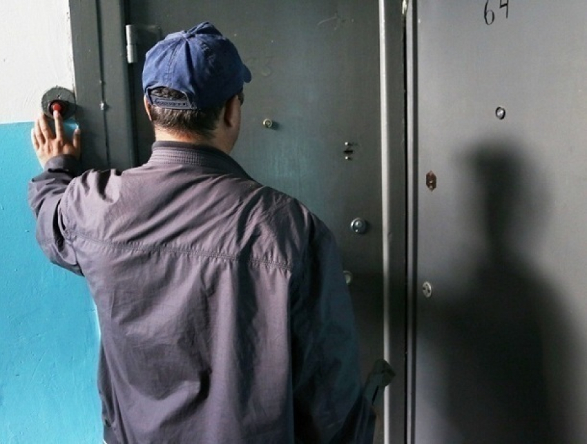 Рецидивиста, грабившего под видом работника газовой службы, задержали в Шахтах