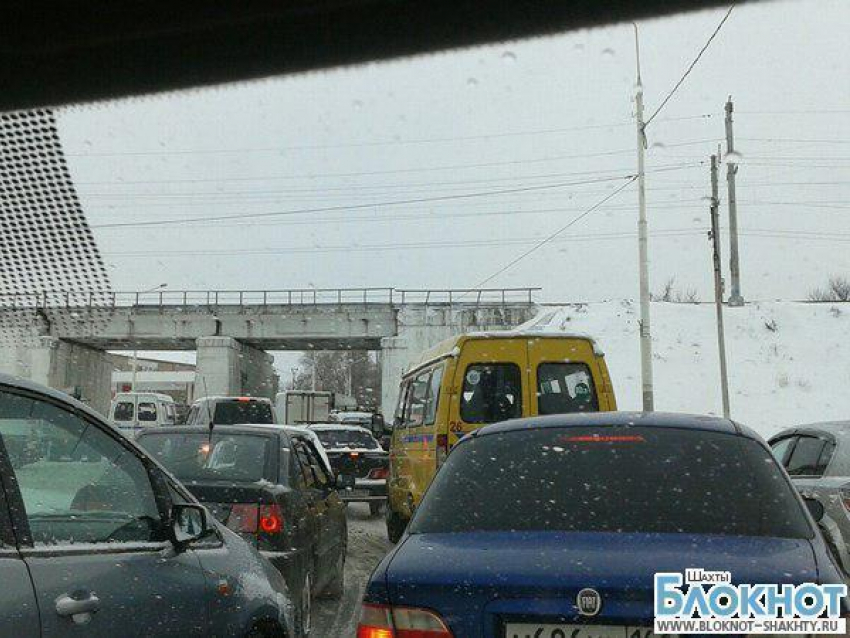 В Шахтах из-за погодных условий затруднено движение