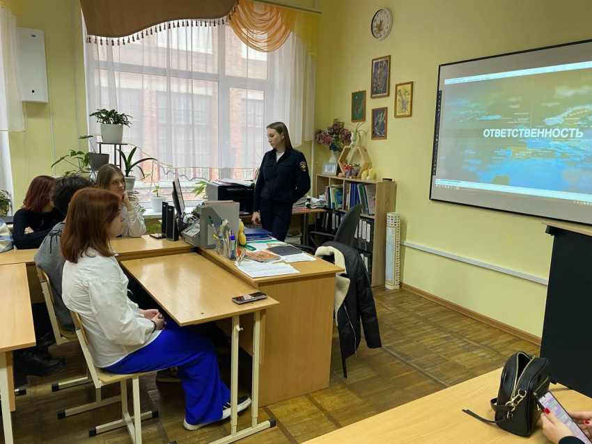 Шахтинские полицейские провели «Неделю большой профилактики в учебных учреждениях»