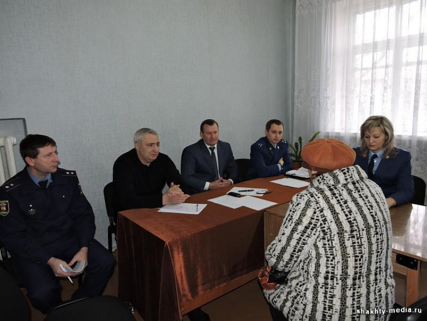  Жители поселка ТЭЦ требуют от прокуратуры убрать стихийную свалку на окраине Ново-Азовки