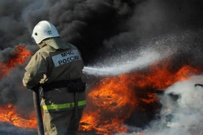 Три пожара произошли в Шахтах в праздничные дни