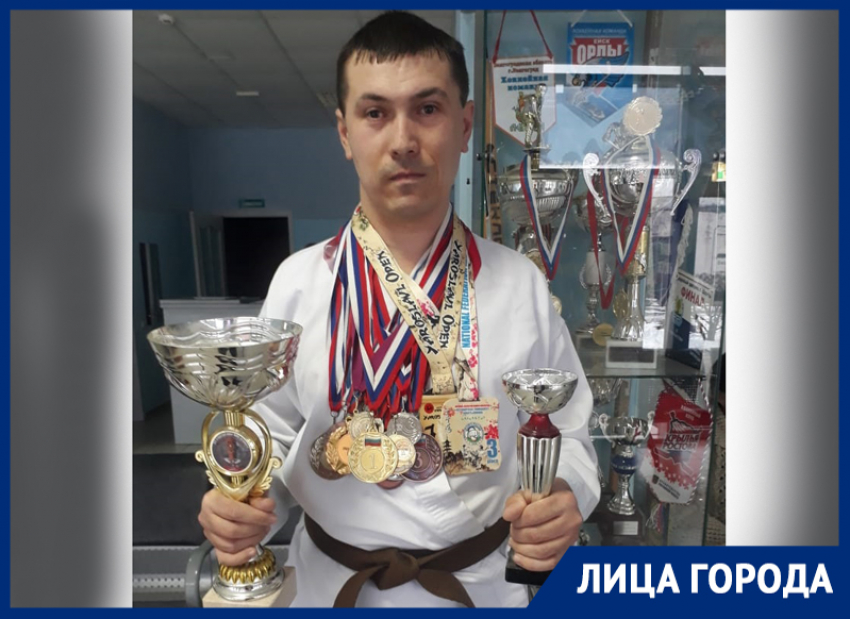 Преодолевая себя, достигая успехов: параспортсмен Александр Крекшин не представляет свою жизнь без каратэ 