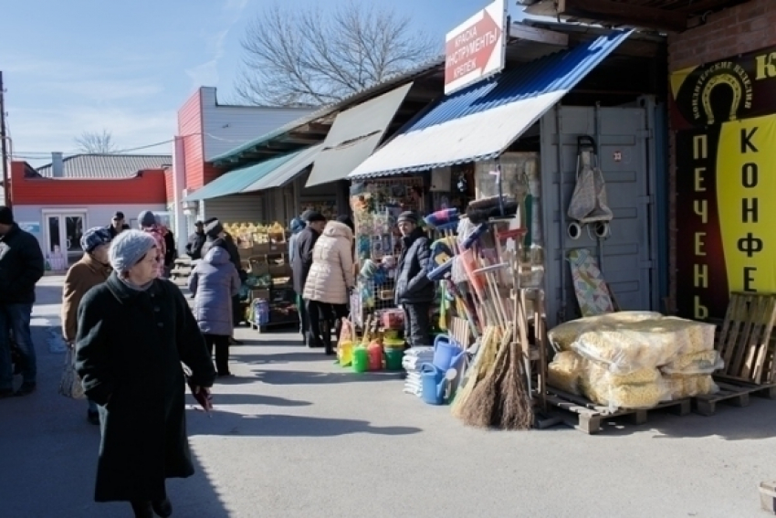 На оптовых базах Шахт цены на продукты пока в норме