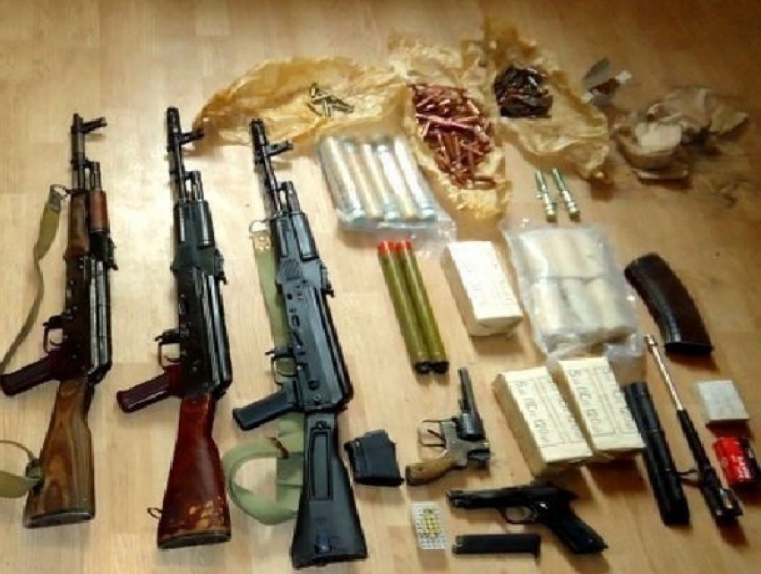  Жителям Шахт  за деньги предлагают сдать незаконное оружие 