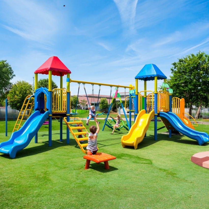 9 новых детских площадок появятся в Шахтах 