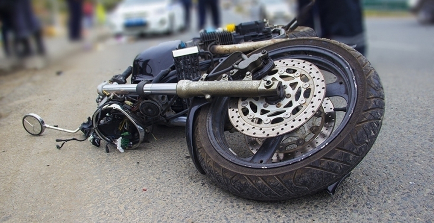 Недалеко от Шахт в лобовом столкновении с «пятеркой» погиб 25-летний мотоциклист