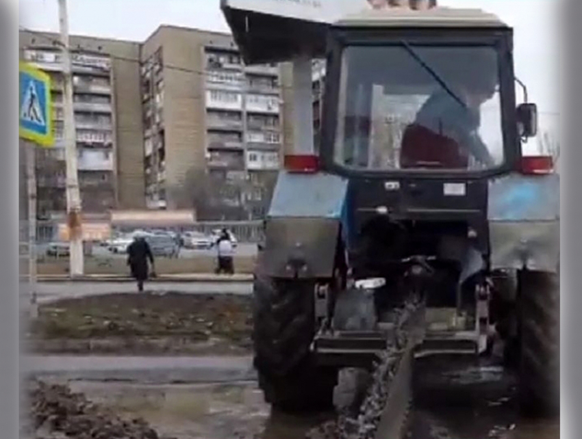 На пересечении улиц Текстильная и Индустриальная устранен порыв водовода