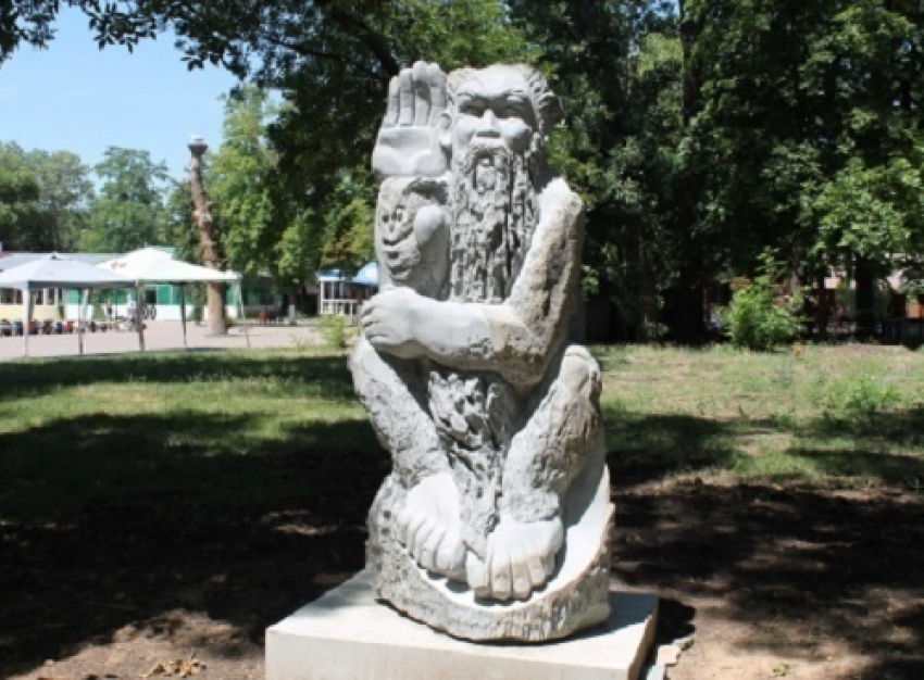 В Александровском парке появятся новые каменные скульптуры, поляны сказок и «Горка»