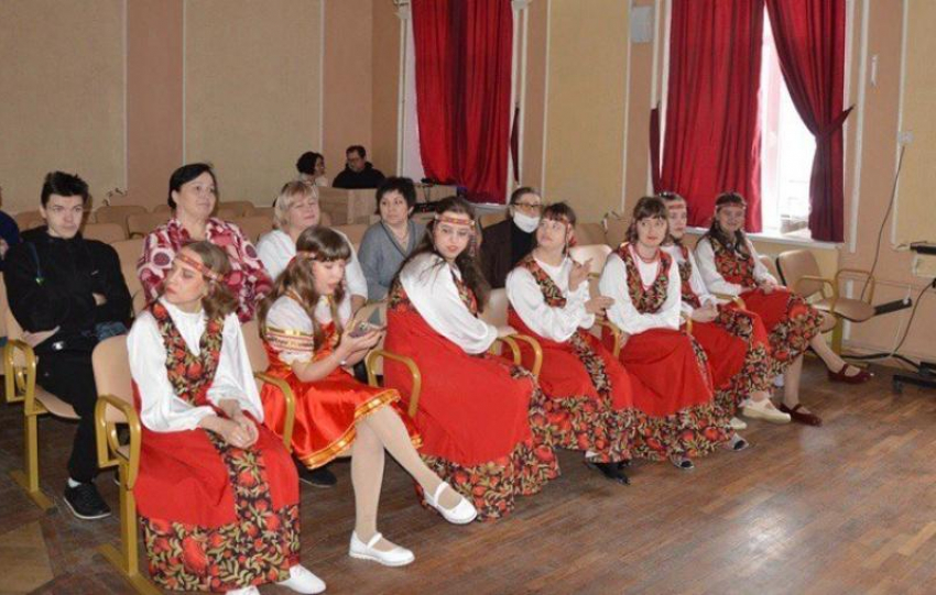  В Шахтах прошел концерт с хореографическими номерами и праздничная ярмарка, где главными героями были дети и взрослые с особенностями развития