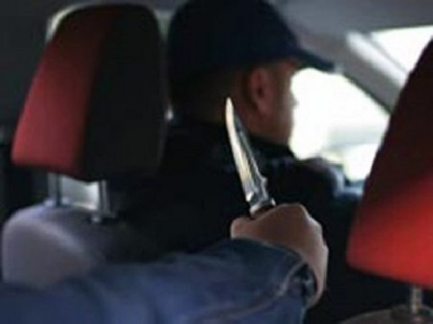18-летний пассажир изрезал ножом таксиста под Шахтами