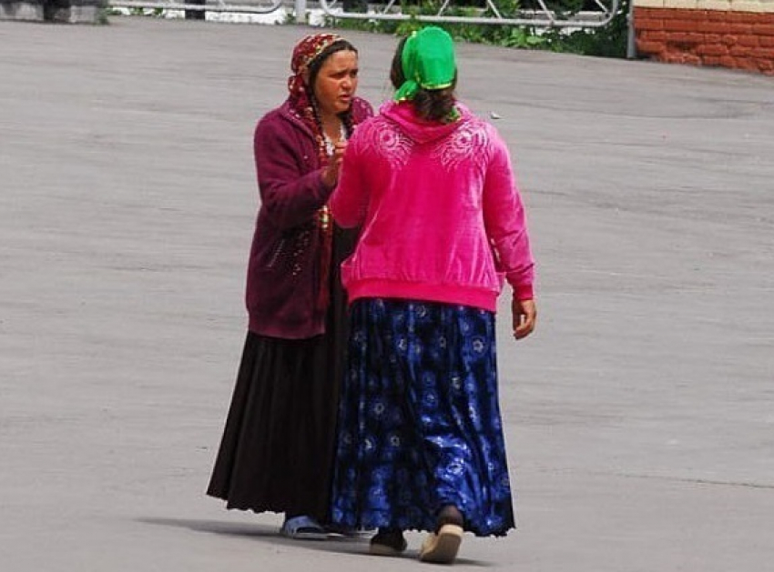 Рязанские цыганки обокрали жительницу Шахт