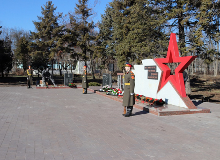 В Шахтах состоялось памятное мероприятие, посвященное 33-й годовщине вывода советских войск из Афганистана 