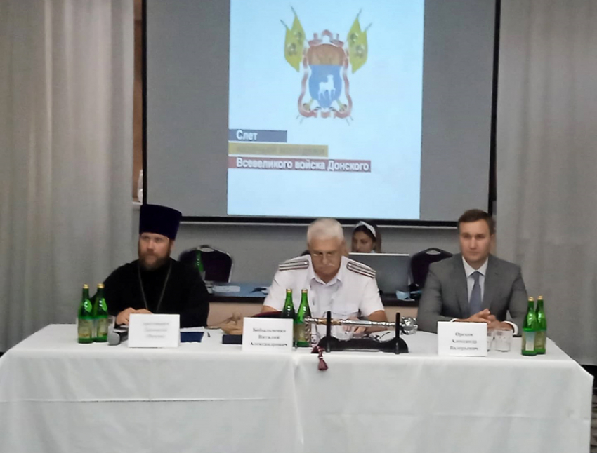 Донской атаман Виталий Бобыльченко провел Казачий круг на форуме «Селиас-2021»