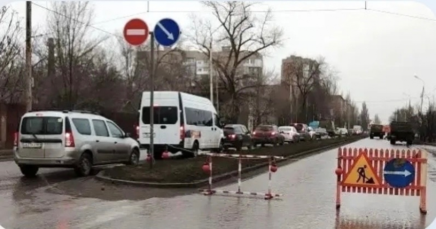 Приостановлено движение транспорта по улице Каляева в Шахтах на три дня