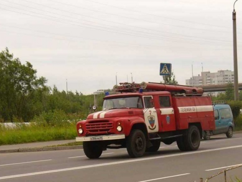 В сгоревшем под Шахтами в Каменоломнях «Рено» погиб человек