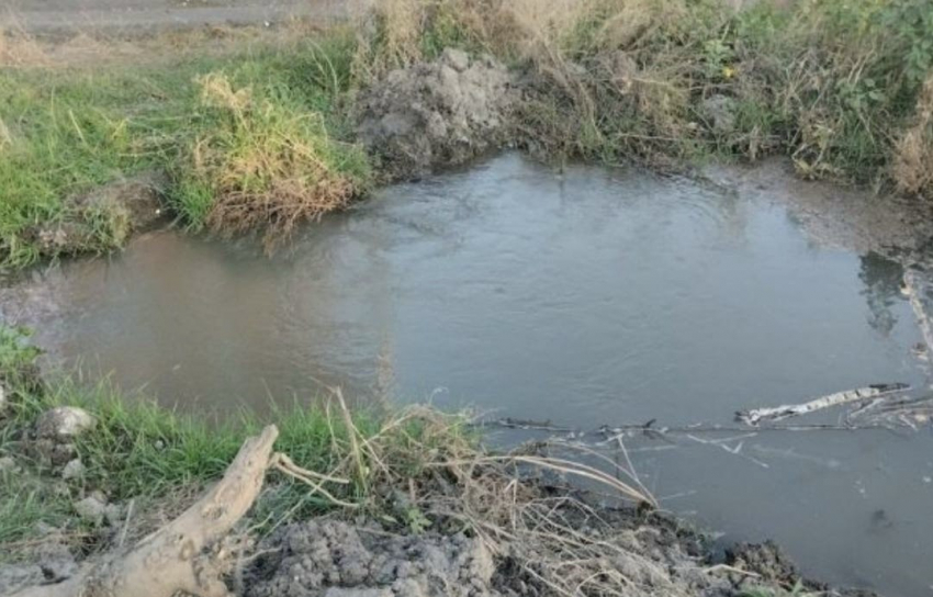 Очередная авария на трубопроводе в поселке Власовка в Шахтах