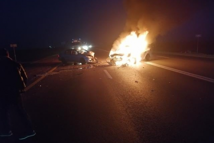 Водитель и пассажир сгорели заживо на трассе М-4 «Дон»