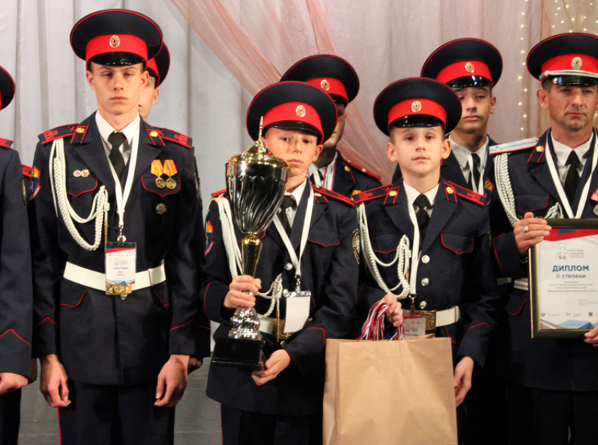 Соревновались в беге, подтягивании, метании спортснаряда: шахтинские кадеты стали вторыми на всероссийском слете казачьей молодежи 