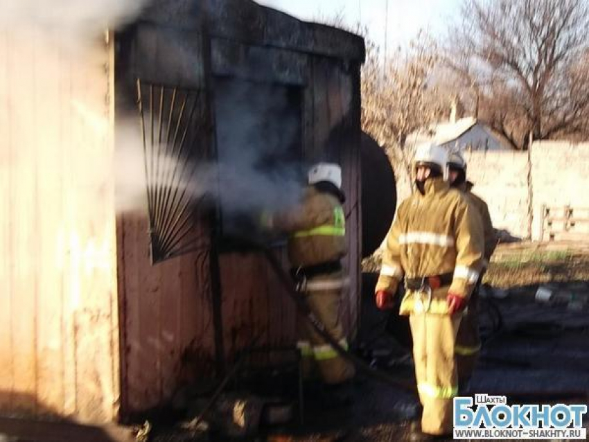 В Шахтах при пожаре в подсобном хозяйстве «Ростовнеруд» погибли три человека