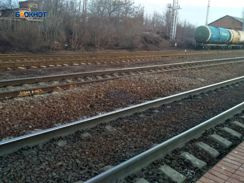 Мужчину насмерть сбил поезд под Шахтами