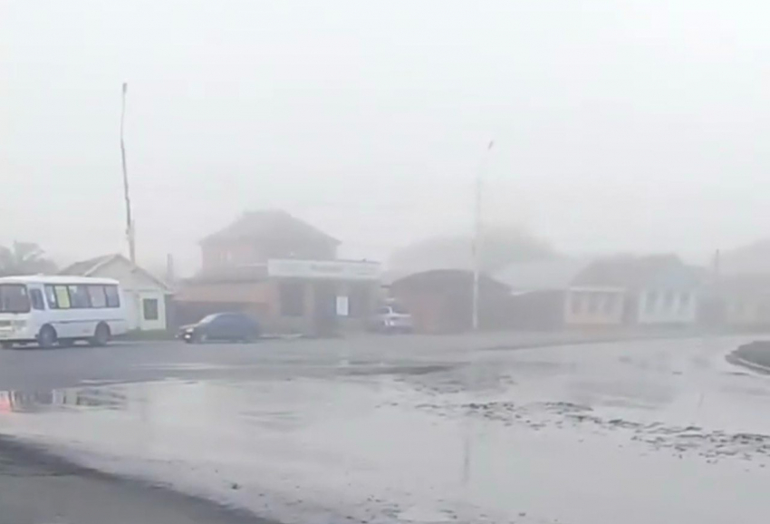 Проблема с канализационными отходами на Енисейском переулке беспокоит жителей Шахт