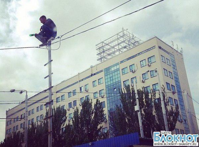 На ростовском автовокзале, назвавшись жителем Шахт, мужчина пытался покончить жизнь самоубийством 