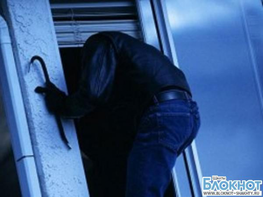 Шахтинец подозревается в совершении краж из частных домов