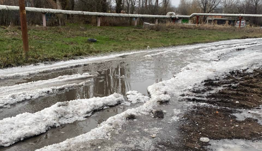 Жители улицы Мичурина в Шахтах не могут заехать в свои дворы