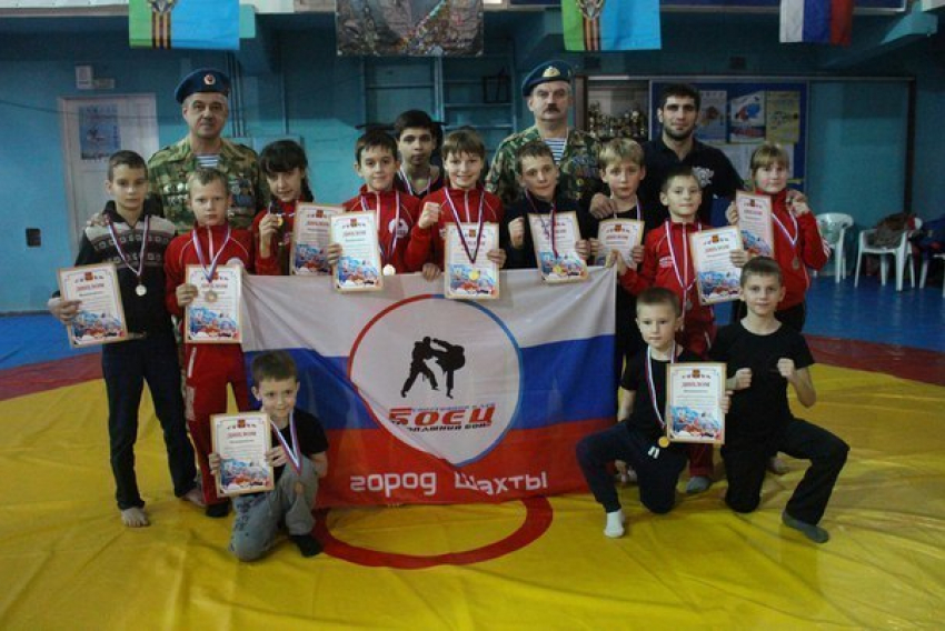 Шахтинские рукопашники приехали из Таганрога с медалями
