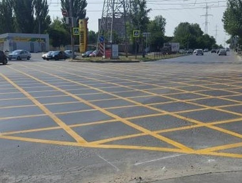 Шахтинские водители столкнулись с новой дорожной разметкой в столице Дона