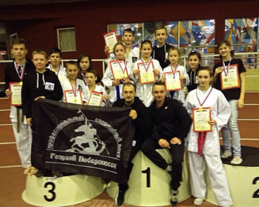 Шахтинские каратисты-«победоносцы» привезли восемь медалей из Москвы