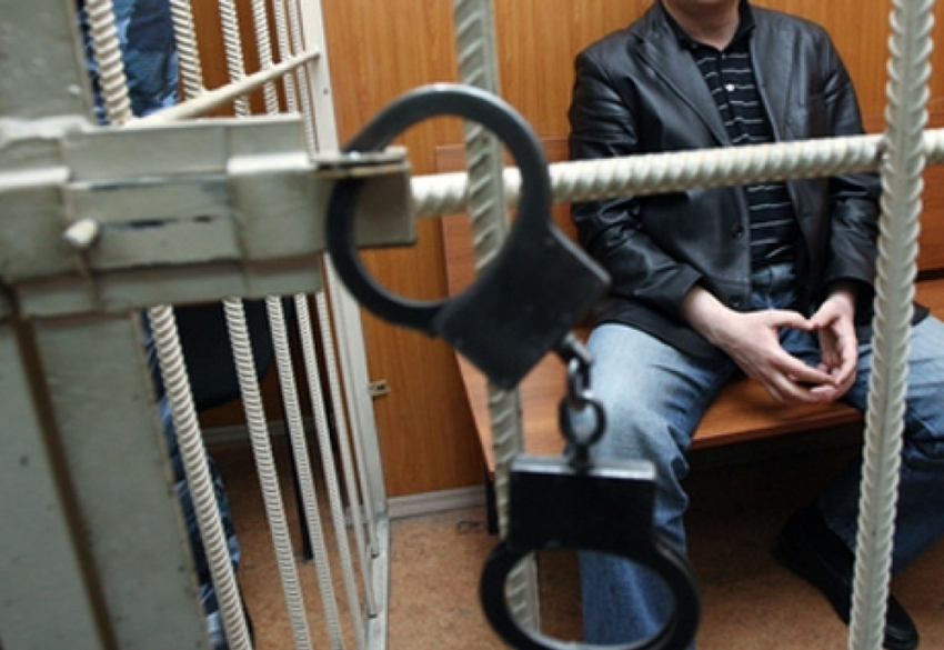 В Шахтах осудят преступников, совершивших дерзкое ограбление валютчика на автостоянке