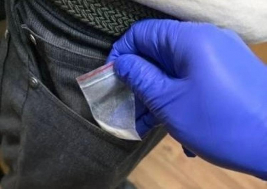 43-летнего мужчину задержали за наркоторговлю в Шахтах