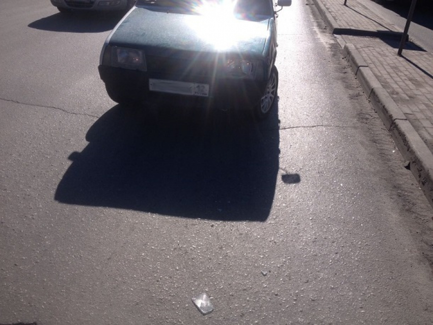 ВАЗ сбил 22-летнюю девушку на пешеходном переходе в Шахтах