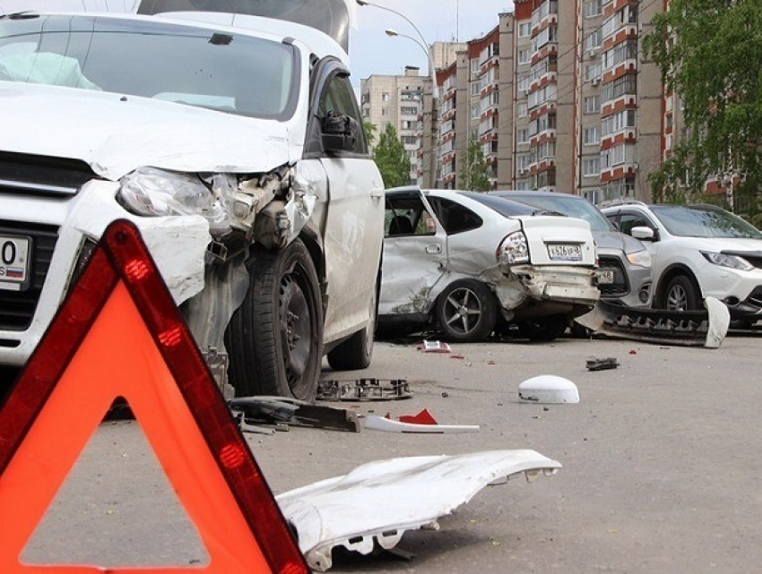 С начала года в Шахтах  в авариях ранено 26 человек и четверо погибли 