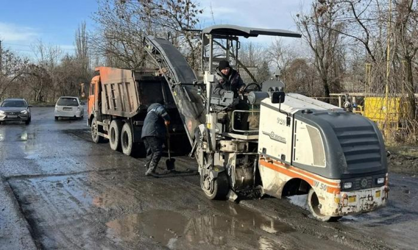 Начали ремонт улицы Мелиховская в Шахтах