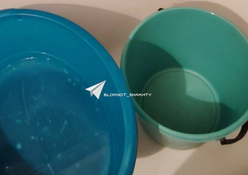 Жители улицы Калинина в Шахтах почти неделю сидят без воды в своих квартирах