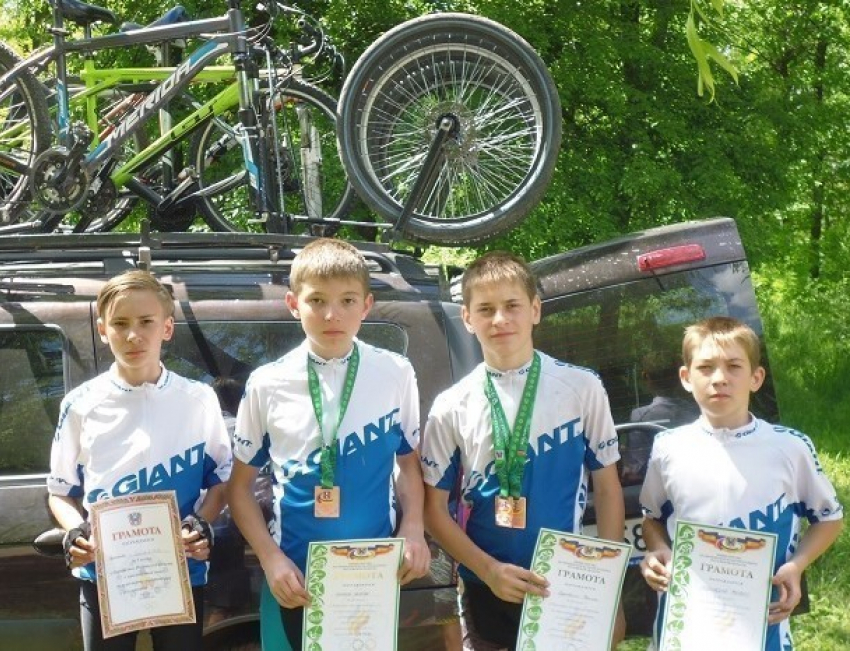 Шахтинские велосипедисты стали победителями первенства Ростовской области