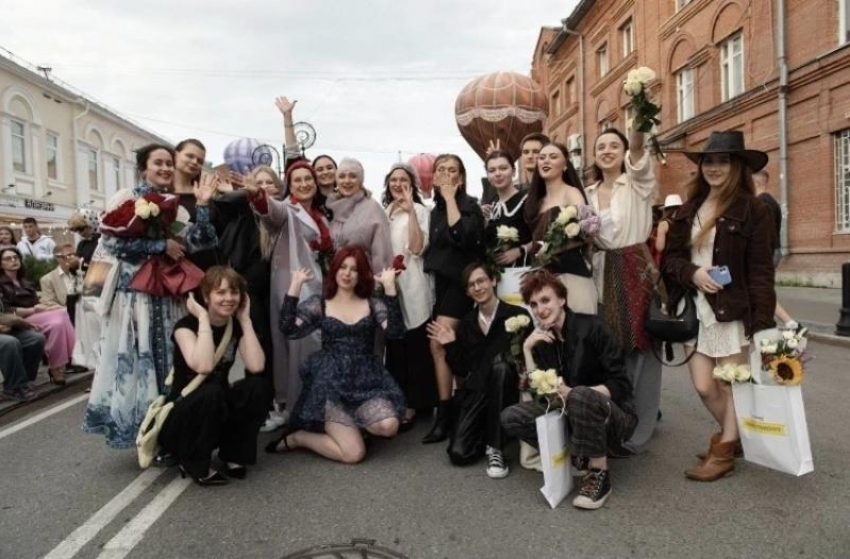 Студент из Шахт победил во всероссийском конкурсе молодых дизайнеров «Мода на мир – 2025»