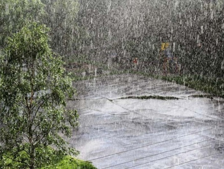 На выходные в Шахтах ожидают ливневый дождь, град и шквалистый ветер