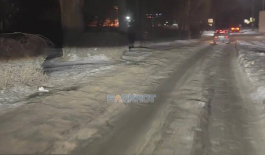 Жителей Шахт беспокоит состояние дороги на улице Ворошилова 