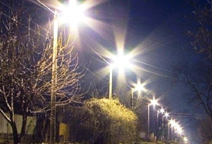 При строительстве сетей наружного освещения в Шахтах оплачивались работы, которые не проводились