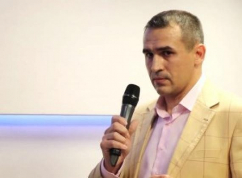 Оппонента Дерябкина уволили с работы за жалобы на проведения праймериза в Волгодонском избирательном округе