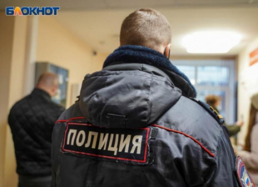 Шахтинец забыл закрыть дверь в квартиру и чуть не лишился кошелька с деньгами 