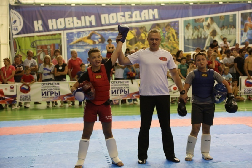 Шахтинцы завоевали шесть медалей на отборочном турнире на чемпионат мира по боевым единоборствам