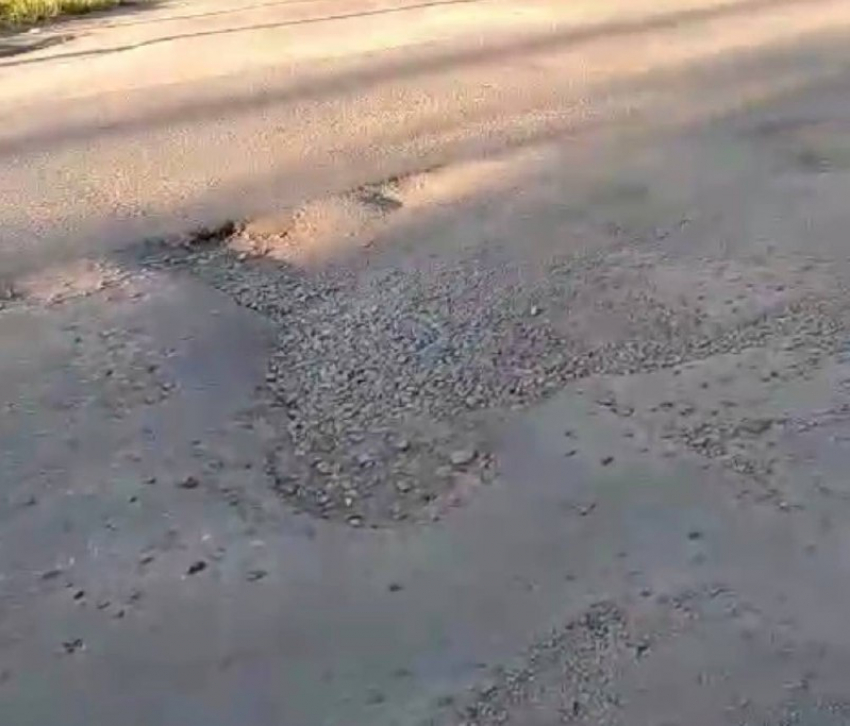 Шахтинцы жалуются на серьезные проблемы с канализацией на Тамбовском