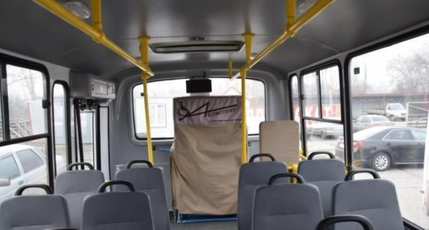 Водитель маршрута №430 в Шахтах ругается матом на пассажиров