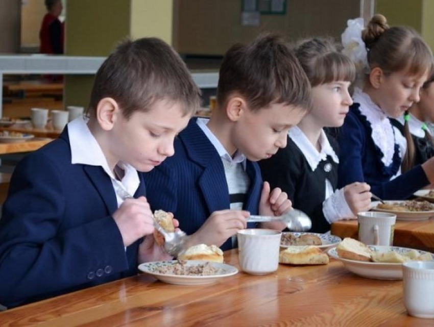 Шахтинцев проконсультируют по вопросам детского питания в садах и школах