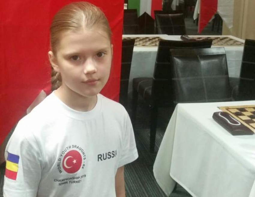 Восходящая юная шахтинская звезда русских шашек ищет спонсоров, чтобы отправиться на соревнования